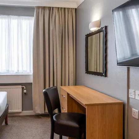 Airport Hotel 3*