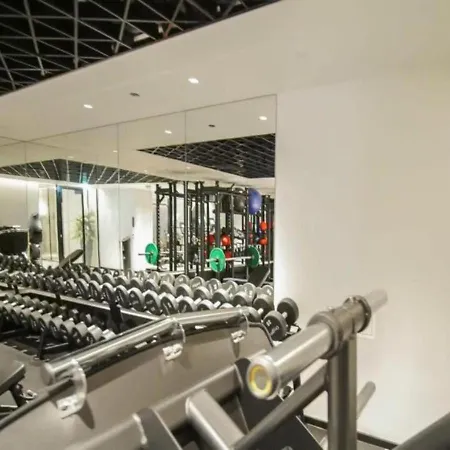 Skyline By The Heim 아파트