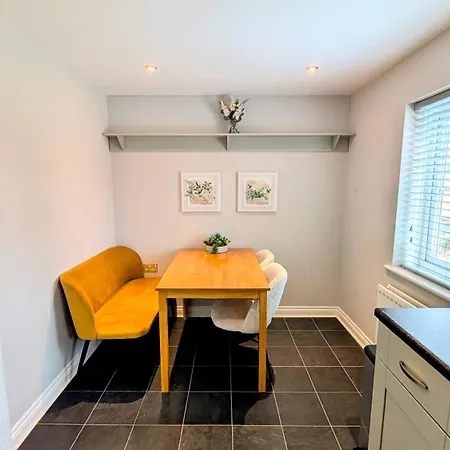 Charming Townhome Retreat, Close To *