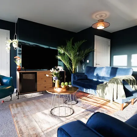 Holiday home Luxury Celebrity Townhouse Etihad Stadium Coop Live Arena 2 Parking Sleep 10 *