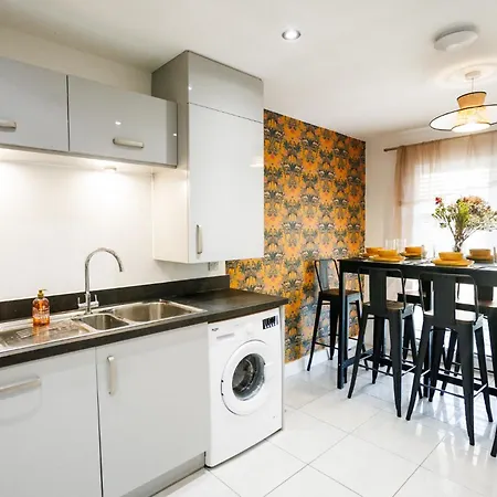 Luxury Celebrity Townhouse Etihad Stadium Coop Live Arena 2 Parking Sleep 10 Manchester