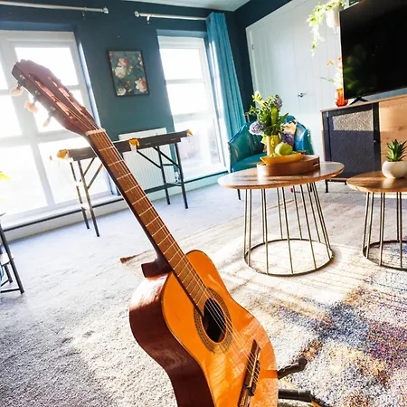 Holiday home Luxury Celebrity Townhouse Etihad Stadium Coop Live Arena 2 Parking Sleep 10 *