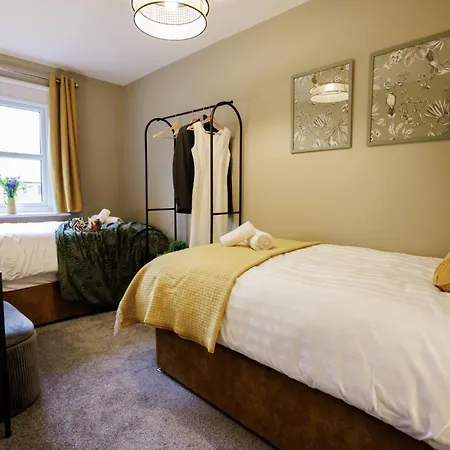 Holiday home Luxury Celebrity Townhouse Etihad Stadium Coop Live Arena 2 Parking Sleep 10 Manchester