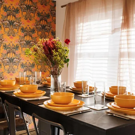 Luxury Celebrity Townhouse Etihad Stadium Coop Live Arena 2 Parking Sleep 10 Holiday home