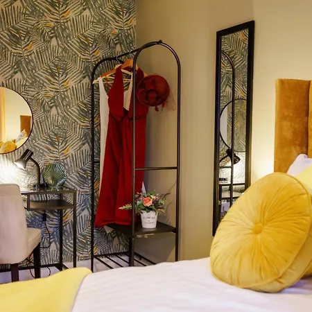 Luxury Celebrity Townhouse Etihad Stadium Coop Live Arena 2 Parking Sleep 10 Holiday home *