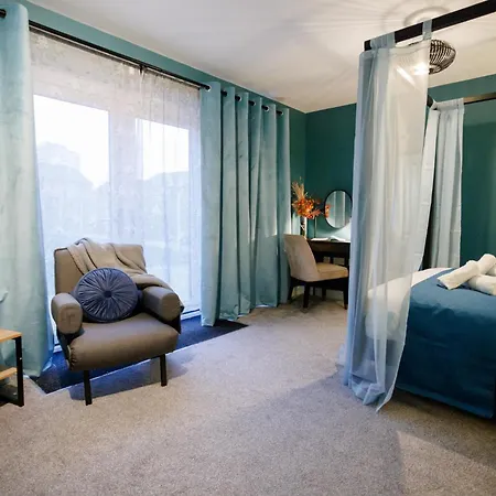 Holiday home Luxury Celebrity Townhouse Etihad Stadium Coop Live Arena 2 Parking Sleep 10 Manchester