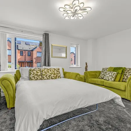 Large Family House With Free Parking - 3 Bedrooms 6 Beds Semesterbostad