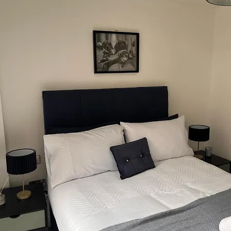 Stylish 2-bed In Salford By Stayfolk, Duplex Layout - Sleeps 4 Manchester