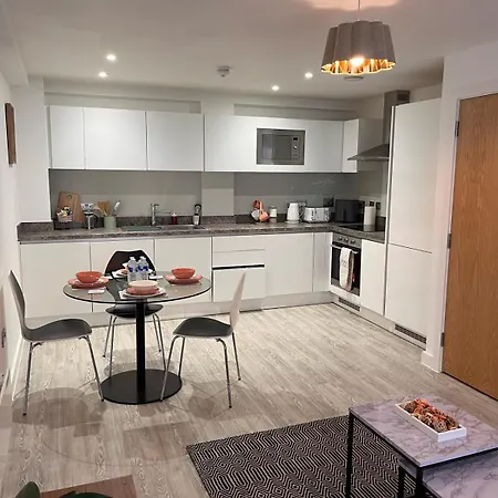 Stylish 2-bed In Salford By Stayfolk, Duplex Layout - Sleeps 4 Manchester