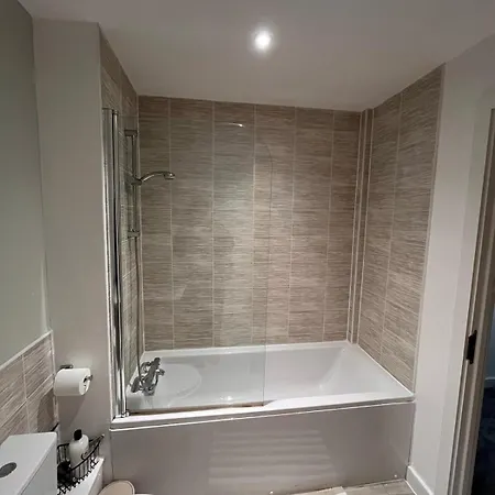 Apartment Stylish 2-bed In Salford By Stayfolk, Duplex Layout - Sleeps 4 *