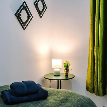 Free Parking, Games Room, Sleeps 7, * Manchester