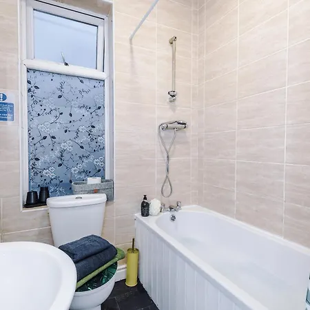 Hébergement de vacances Free Parking, Games Room, Sleeps 7, Manchester