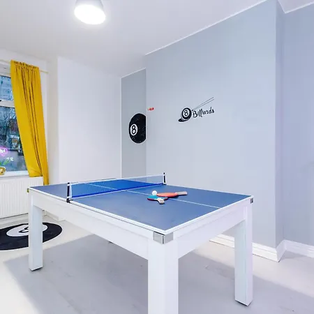 Free Parking, Games Room, Sleeps 7, Hébergement de vacances Manchester