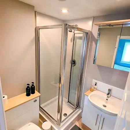 Charming Townhome Retreat, Close To 曼彻斯特