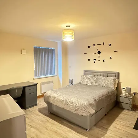Spacious 2-bed Flat Next To Piccadilly Station
