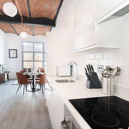 Fabulous 2bed Close To Etihad Apartment