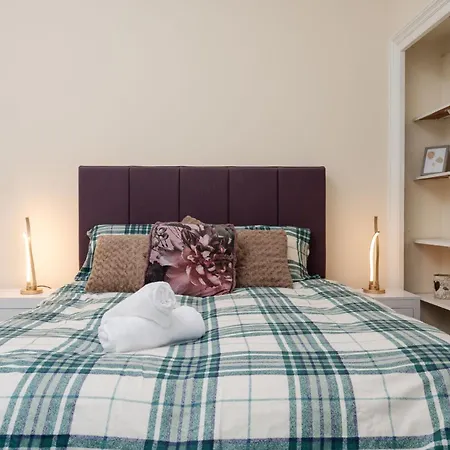Holiday home Spacious 4br In Manchester