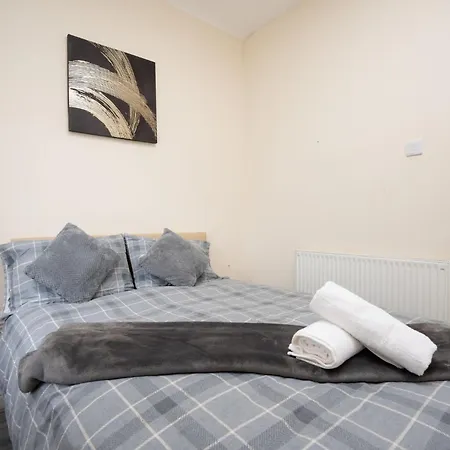 Spacious 4br In * Manchester