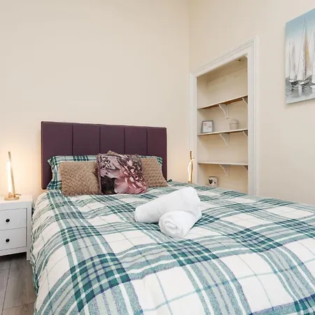 Spacious 4br In *