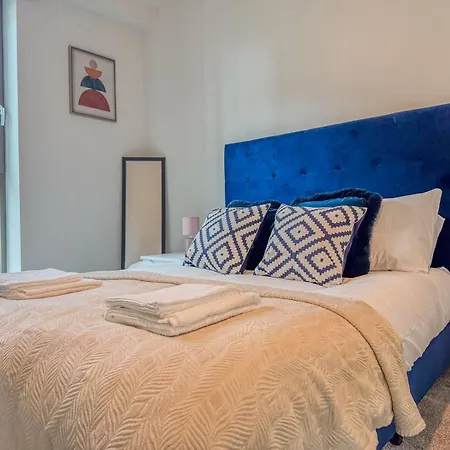 Apartment M1 Townhouse - Free Parking & Central Manchester