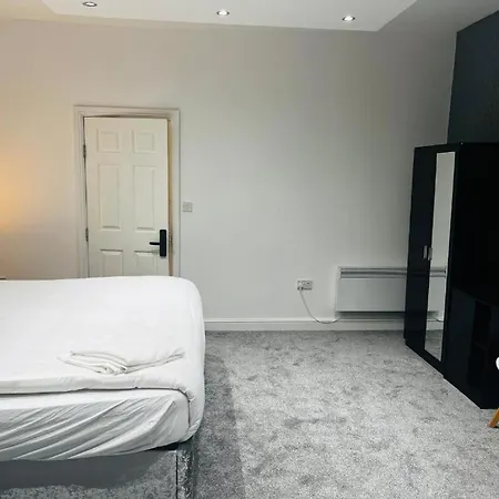 Oyo The Pleasant House 3*