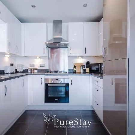 Stunning House In For Business & Leisure - Wi-fi & Parking By Purestay Serviced *