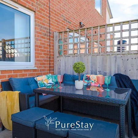 Stunning House In For Business & Leisure - Wi-fi & Parking By Purestay Serviced