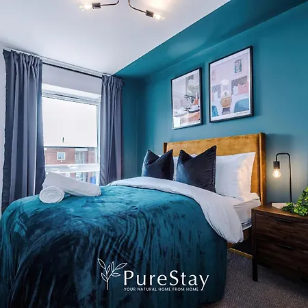 Stunning House In For Business & Leisure - Wi-fi & Parking By Purestay Serviced Villa *