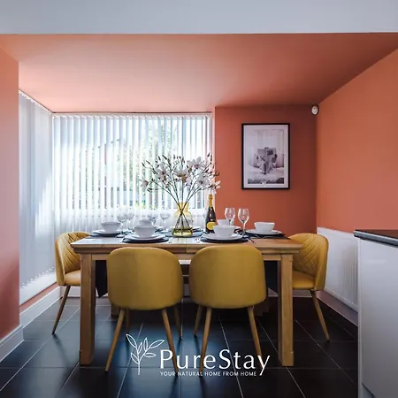 Stunning House In For Business & Leisure - Wi-fi & Parking By Purestay Serviced