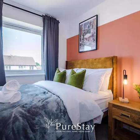 Stunning House In For Business & Leisure - Wi-fi & Parking By Purestay Serviced Villa *