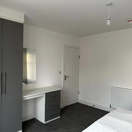 Oyo Cheetham Hill 3*