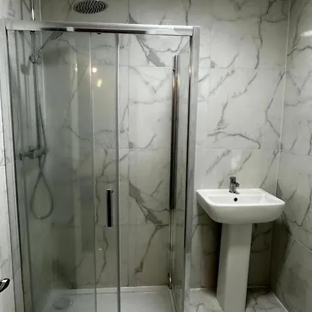 Oyo Cheetham Hill 3*