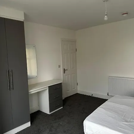 Oyo Cheetham Hill Guest house