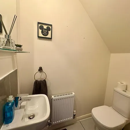 Semesterbostad Lapford Luxe - Stylish 3bdr By Etihad And Coop Live *