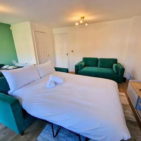 Pendlebury House Free Parking By Superhost *