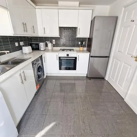 Pendlebury House Free Parking By Superhost Holiday home *