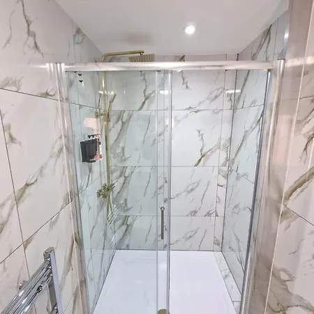 Holiday home Pendlebury House Free Parking By Superhost Manchester