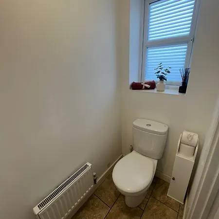 Modern 3 Bed Semi-detached * Manchester