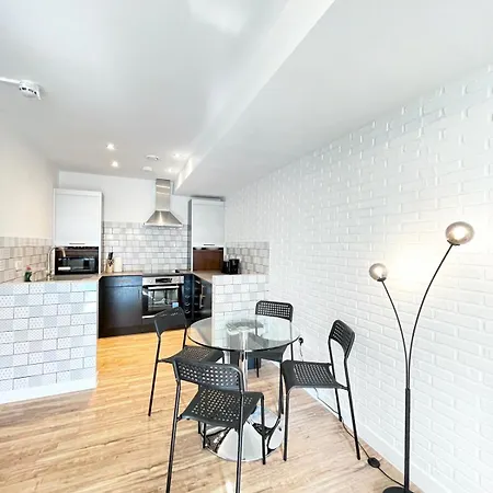Centre Stylish One-bedroom Flat Apartment *