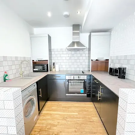 Centre Stylish One-bedroom Flat *