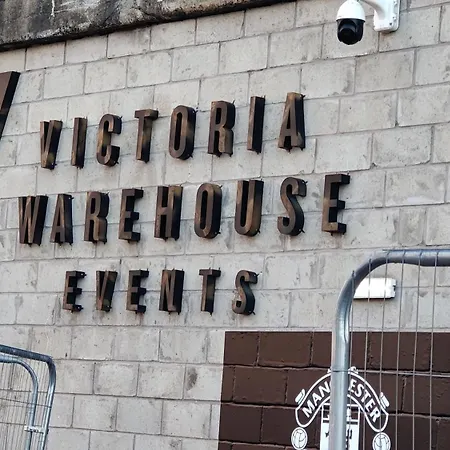 דירה Penthouse-like With & Waterfront Views In Old Trafford With 500mbps Internet And Netflix