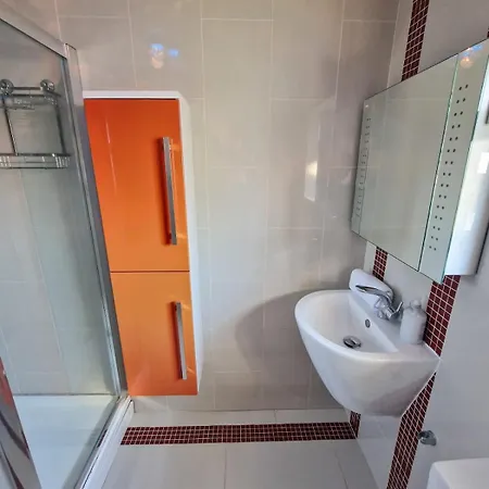 Stockport 6 Bed By Superhost Nyaraló Manchester