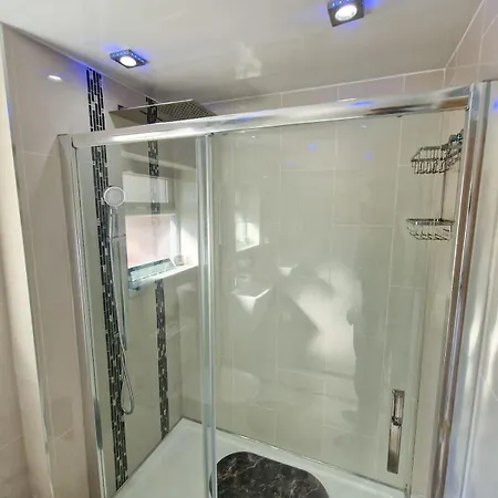 Stockport 6 Bed By Superhost *