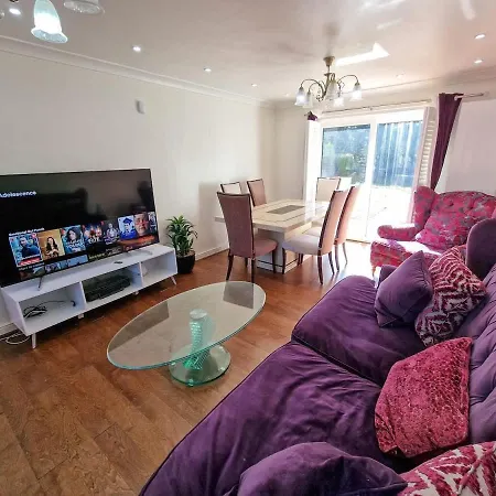 Stockport 6 Bed By Superhost