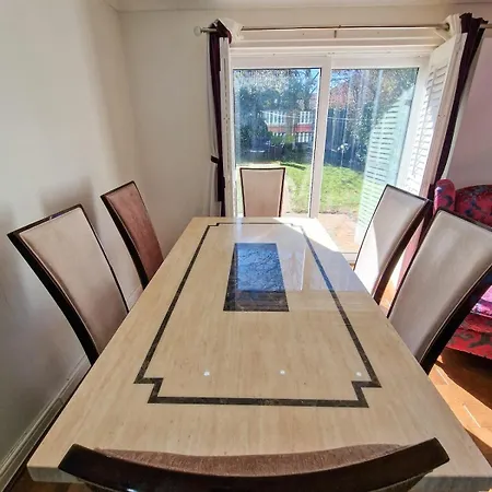 Stockport 6 Bed By Superhost Holiday home Manchester