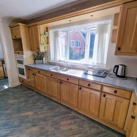 Stockport 6 Bed By Superhost * Manchester