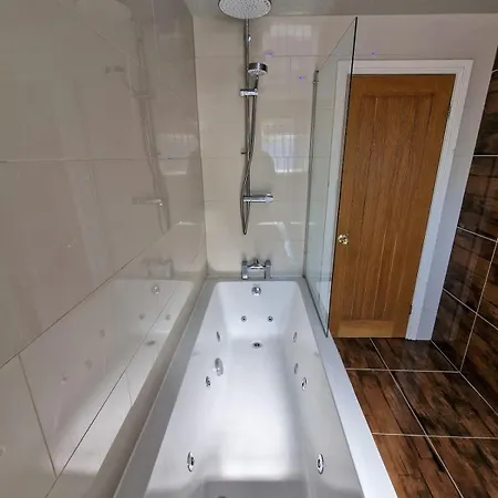 Holiday home Stockport 6 Bed By Superhost *