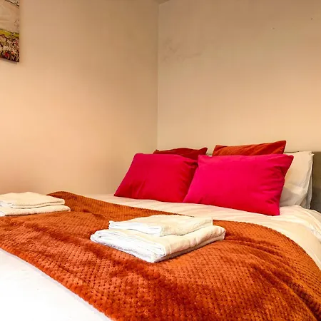 2br - Centre - Balcony Manchester