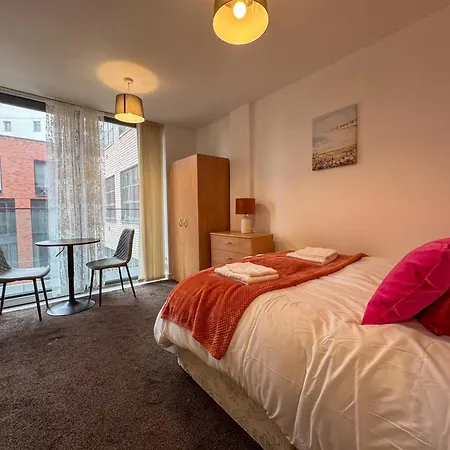 2br - Centre - Balcony