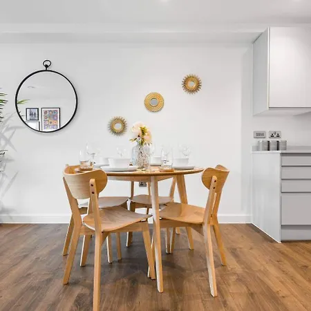 - - Sleeps 5 - Parking *
